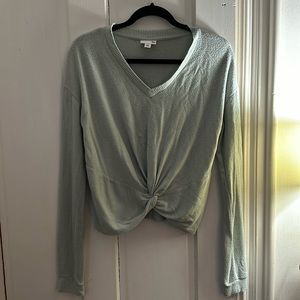 Long sleeve tied shirt